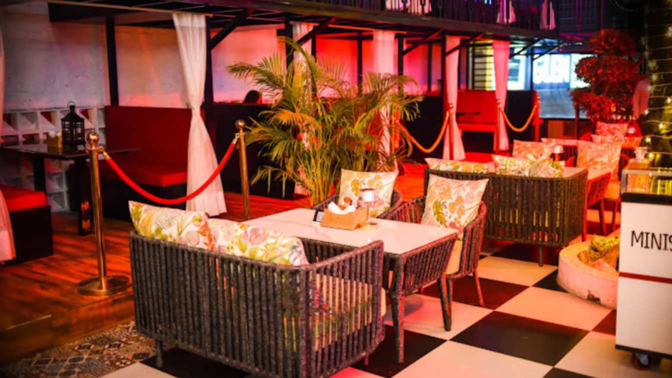 Best Private Party Venue in Noida | Ministry of Daru